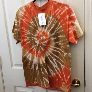 FINAL MARKDOWN NWT ladies dyenomite tie dyed tee (M)